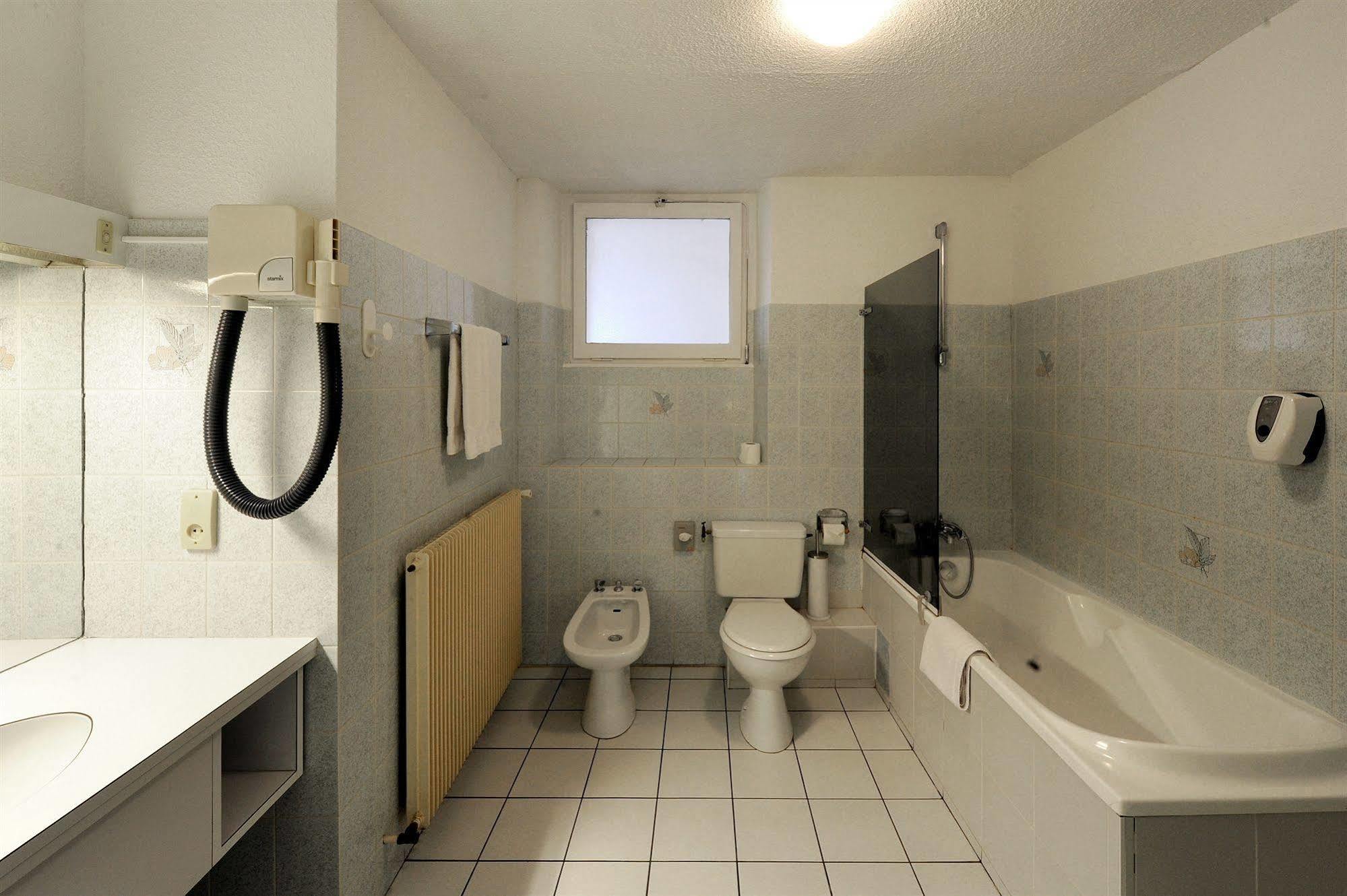 Hotel Le Bourgogne Évian-les-Bains Kültér fotó